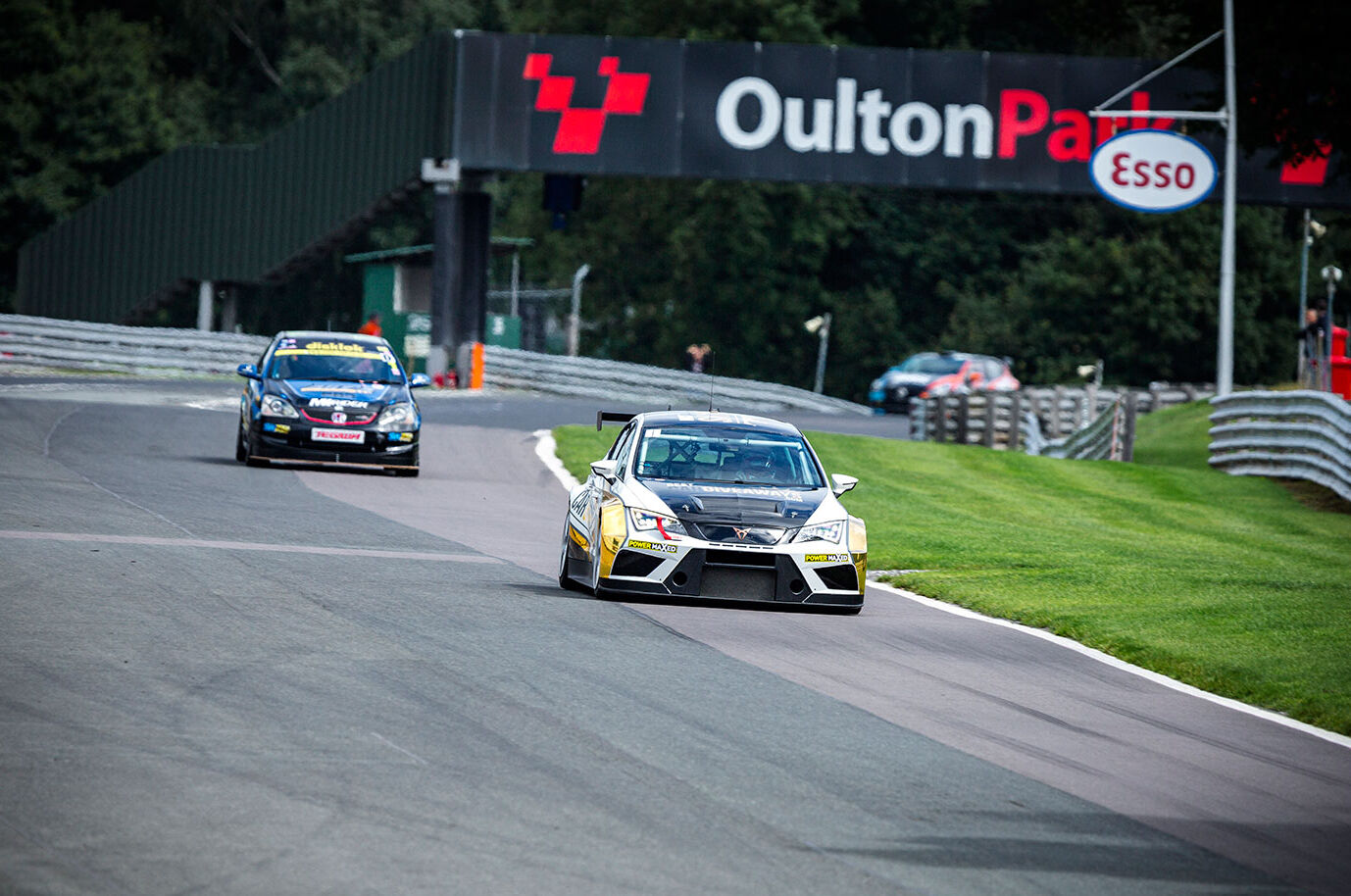 Dan Kirby Takes Pole In Tricky Oulton Park Qualifying Tcr Uk