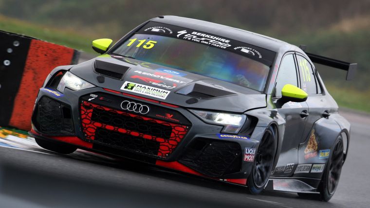 Maximum Networks continues sponsorship deal with TCR UK